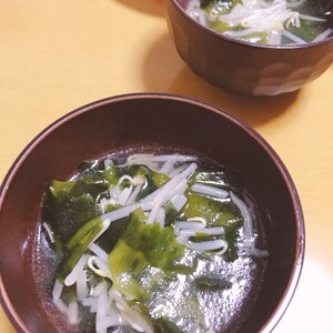 もやしとワカメの玉子入り中華スープ